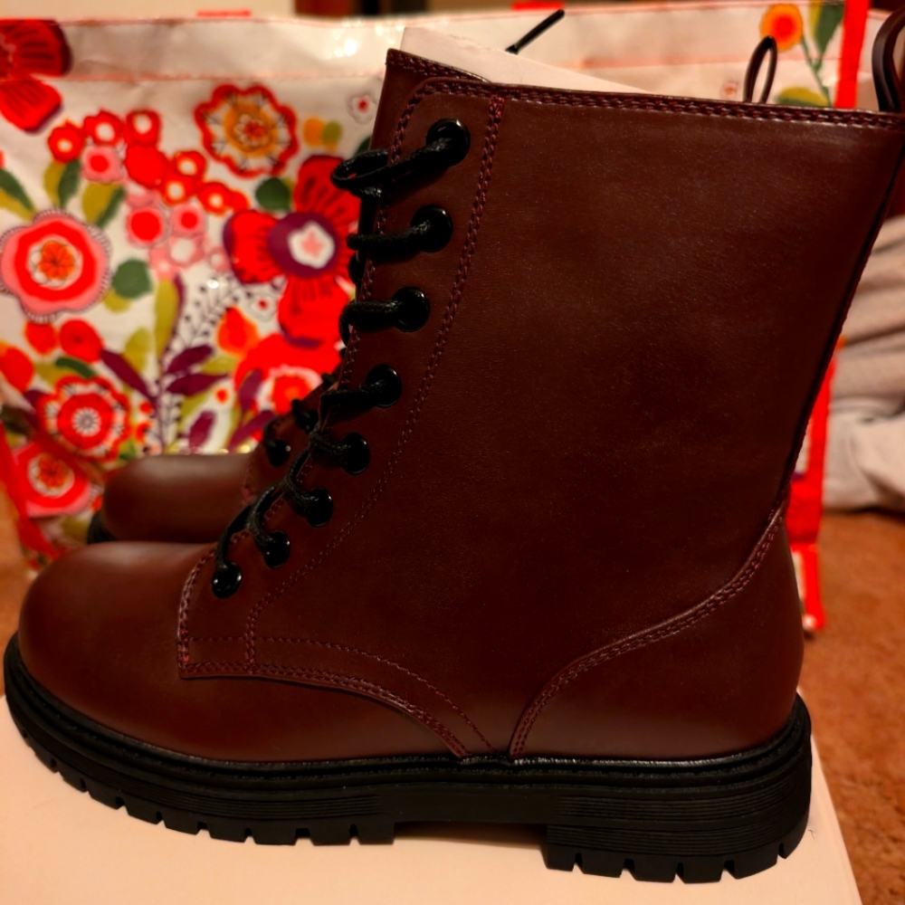 SO Goods For Life Burgundy 7.5 Boots